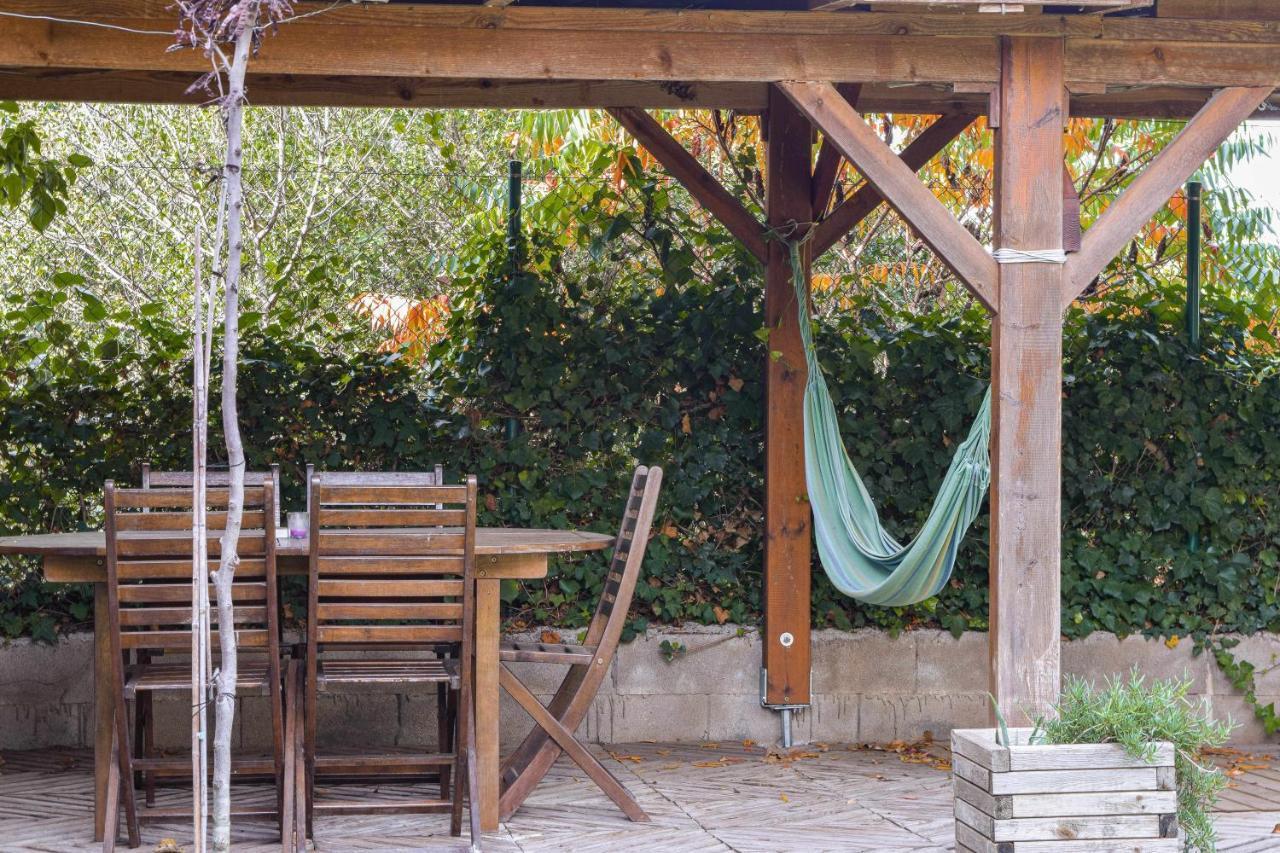 Can Camps Besalú Alojamiento con jardín privado Exterior foto
